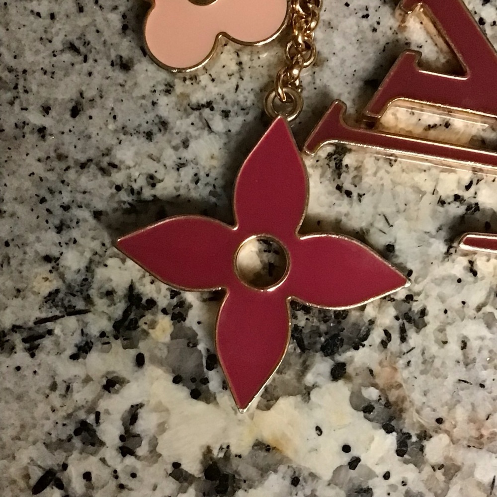 ❌SOLD❌Louis Vuitton Keychain 🌸🌺 - Picture 11 of 13